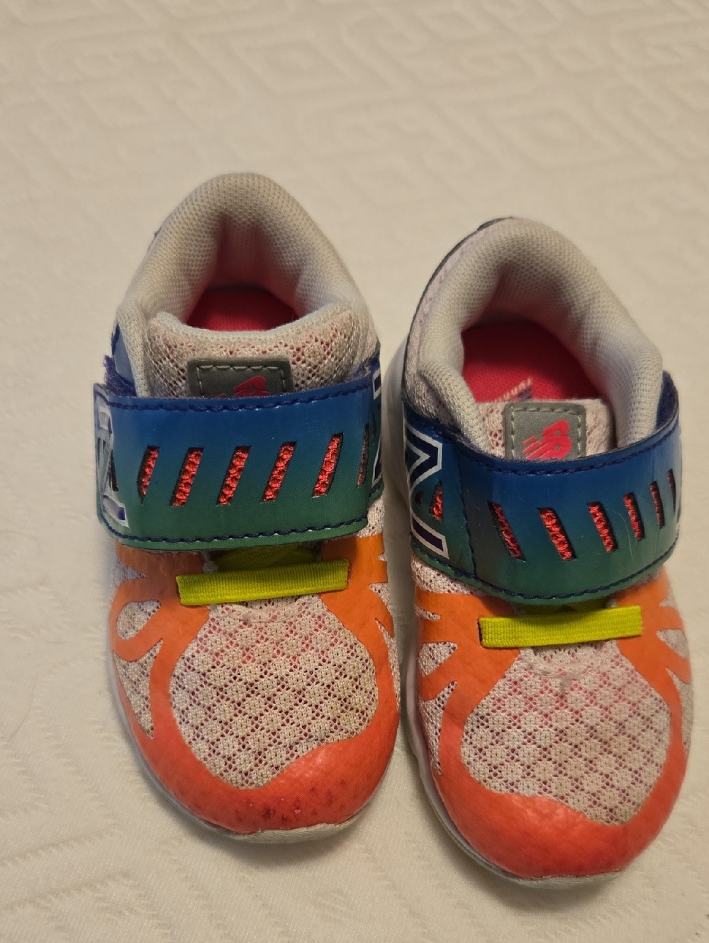 New Balance Kids Orange & Blue Velcro Sneakers ✨️ 2 For 25 Item✨️